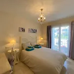 Luxury Large 2 Bedroom Frontline Golf Apartment